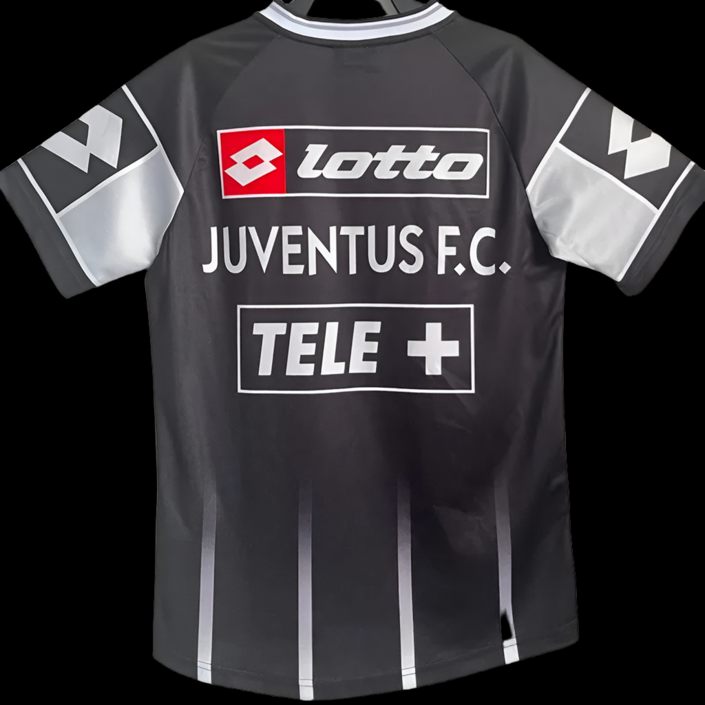 Juventus 2000-2001 Training Kit