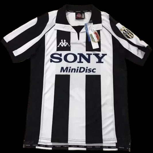 Juventus 1997-1998 Home Kit