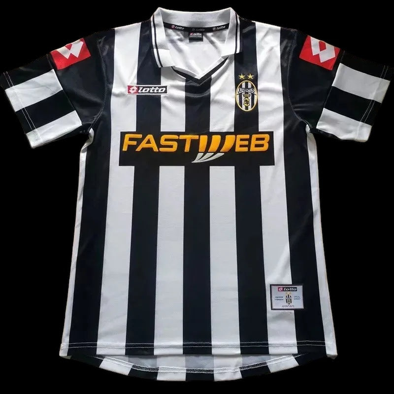 Juventus 2001-2002 Home Kit